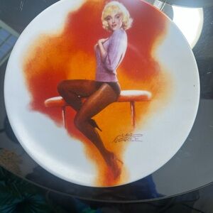 Marilyn Monroe Plate with Red Lip Print and Black Script